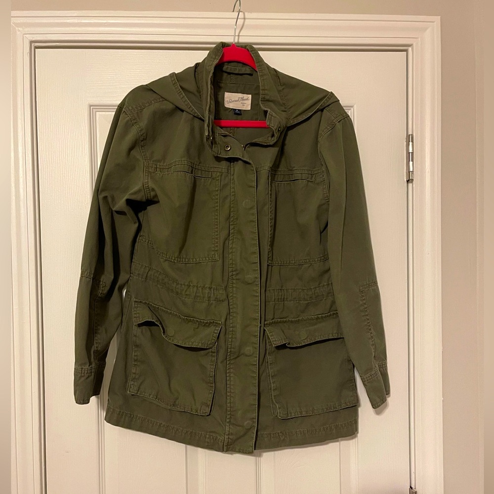 Olive Green, Universal Thread, hooded jacket, size M, casual wear.